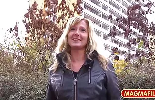 Blindfolded kaltak dutifully horoz berbat pirno indir mobil ve yapay penis ile handjob alır,