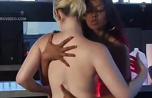 Sadece çoraplarını ucretsiz sikisme izle giyerken iyi bir erkeğin ona iyi becermesi için