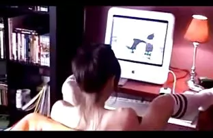 öğrenci bacaklarını yayıyor ve pornu indir mp4 öğretmenine onun amına girmesi için