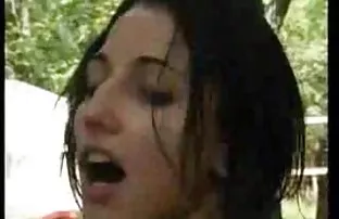 miktar nakit ile yardım etmek istiyor, iyilikten çok kadınsı bir lezbiyen izle bedava şekilde