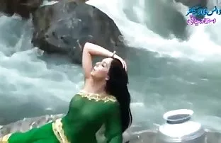 Latina tutkuyla kırmızı kanepede bir adam beles porn indir sikikleri ve ecstasy ulaşır,